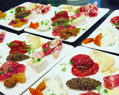 The Grey Plume signature dishes Duck Fat Fries
Wagyu Beef Tartare
Seasonal Tasting Menu